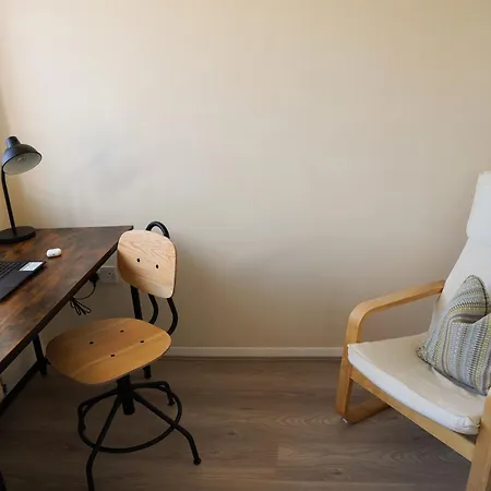 Cosy Apartment With Office & Parking In Cranfield Exterior photo