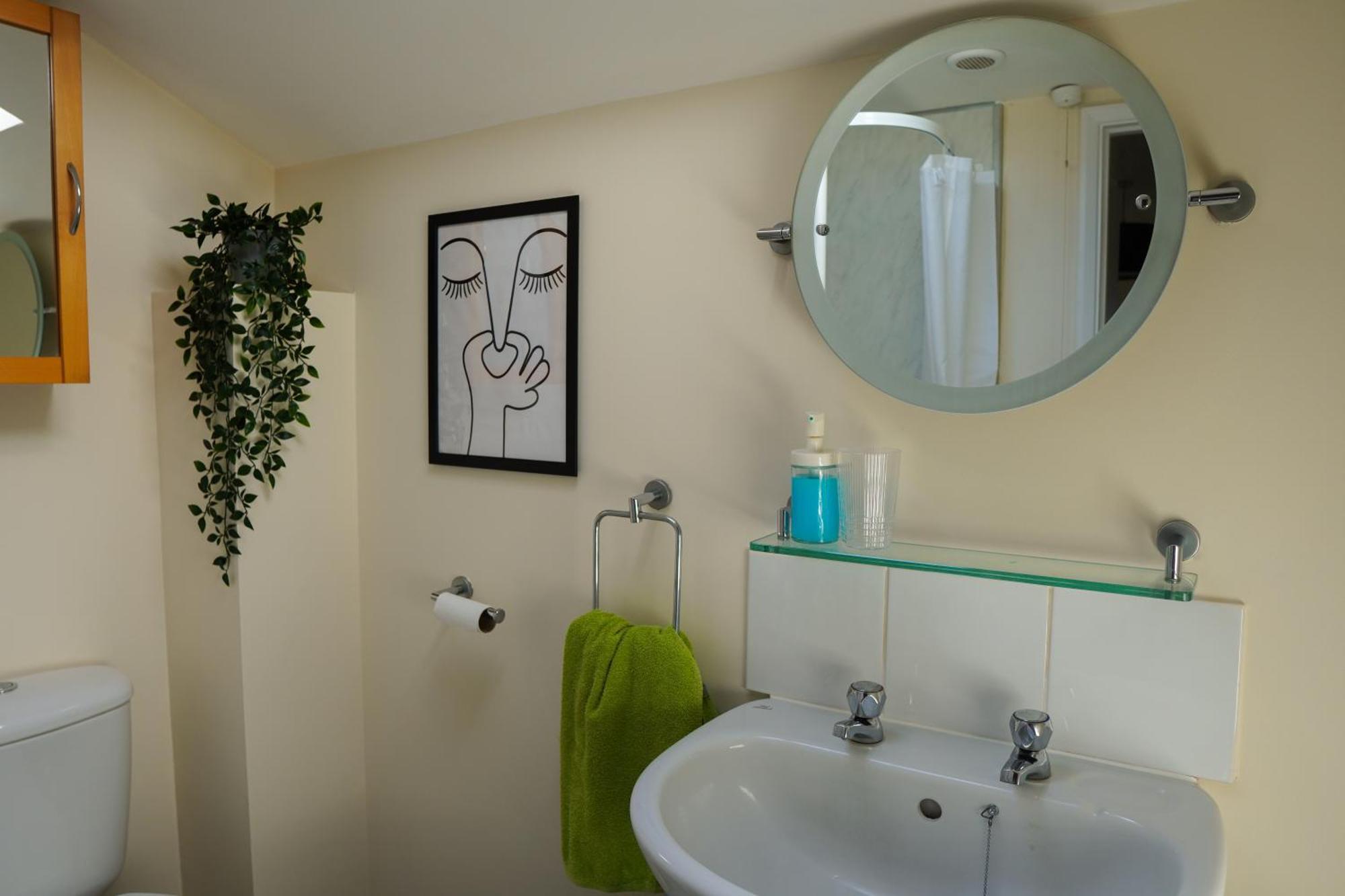 Cosy With Office & Parking In Cranfield