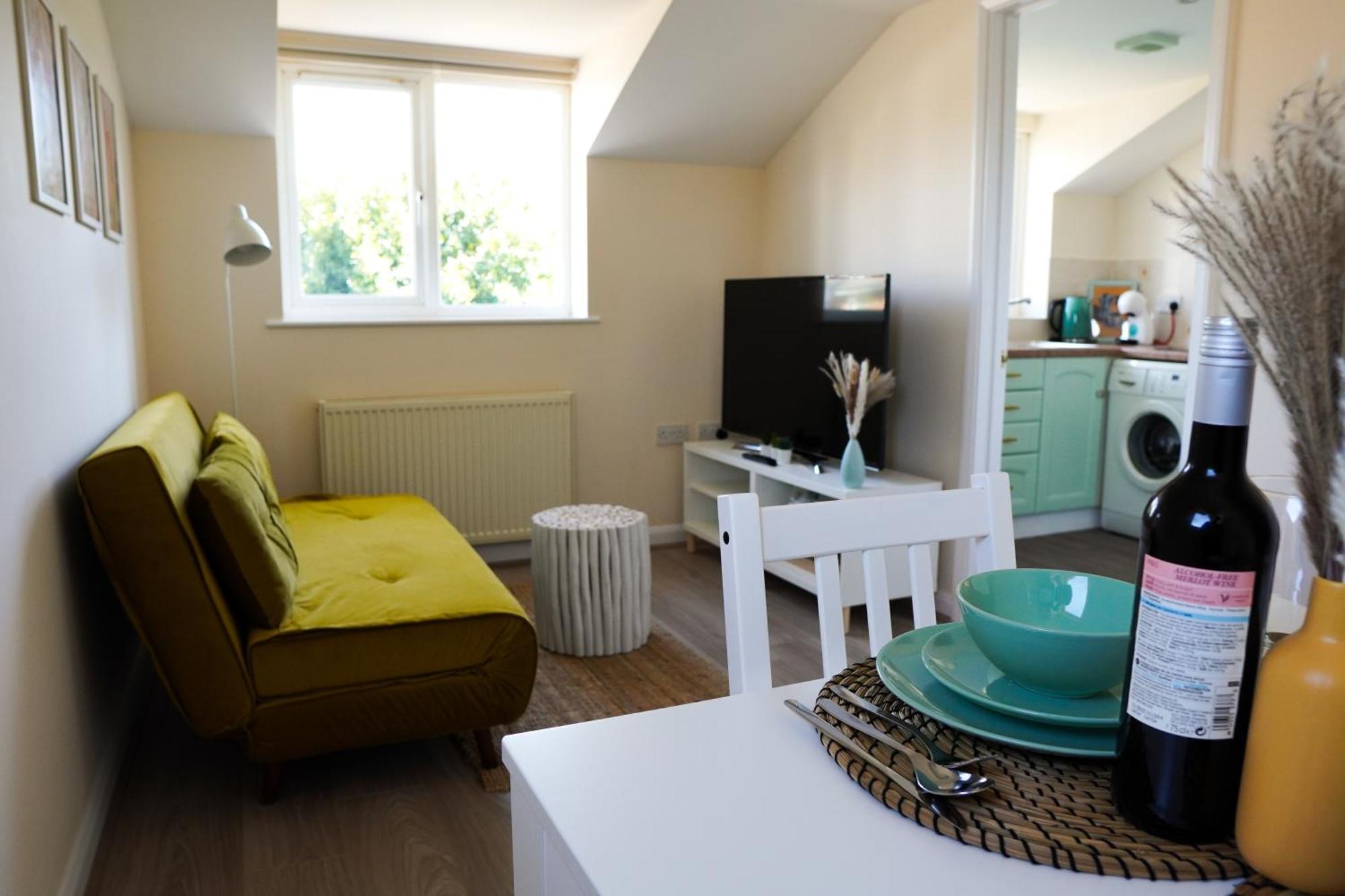 Cosy With Office & Parking In * Cranfield